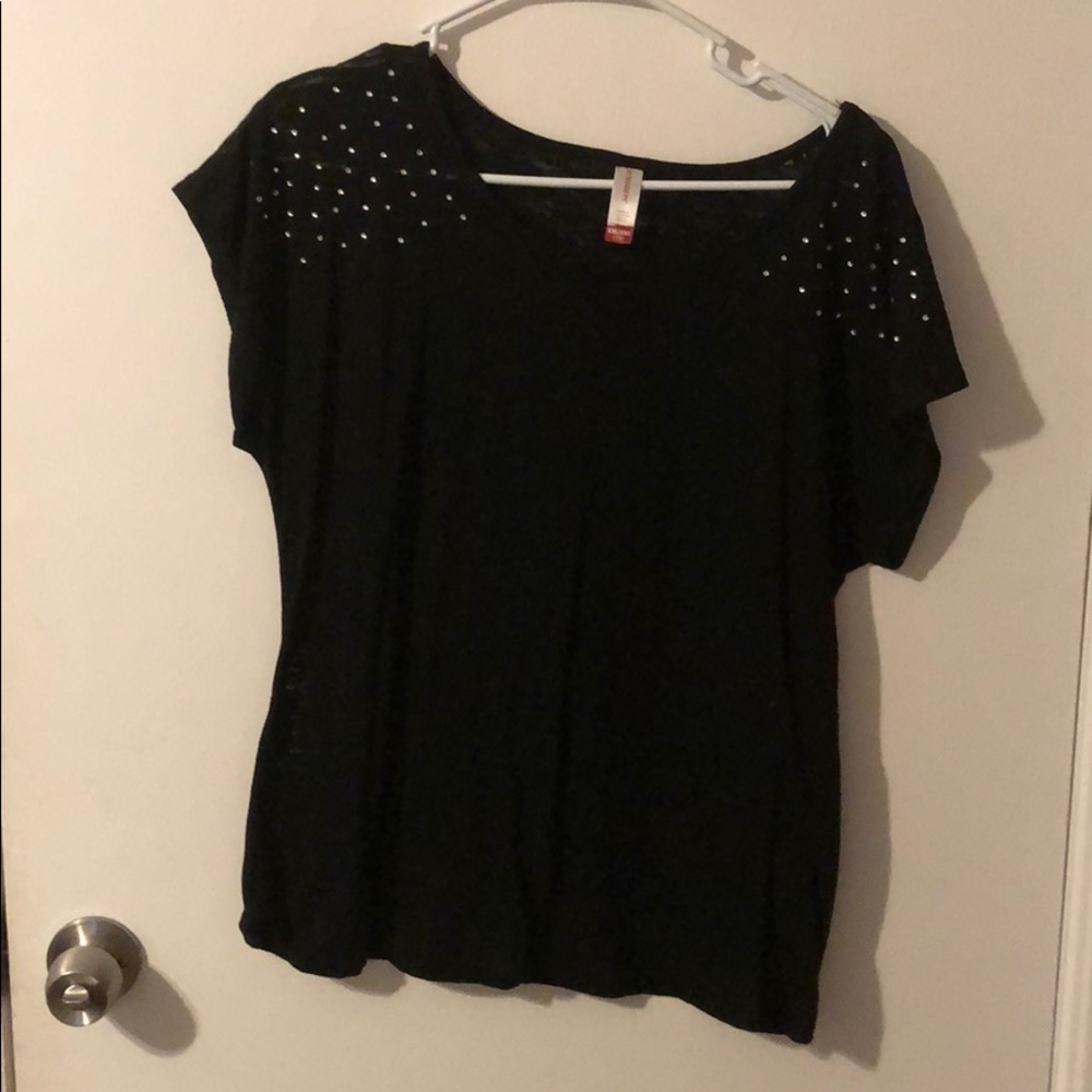 Black shirt